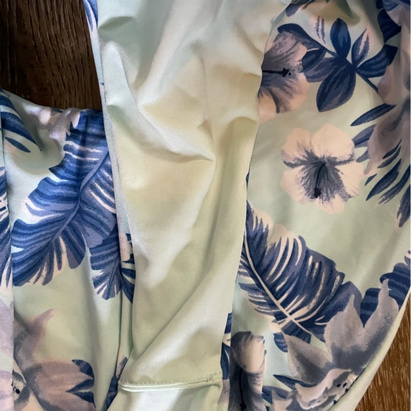 Frankie’s Bikinis Poppy One Piece Hawaiian Mist Cheeky Size Medium - Picture 6 of 6